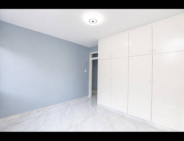 2.5 BEDROOM APARTMENT FOR SALE IN ESSENWOOD